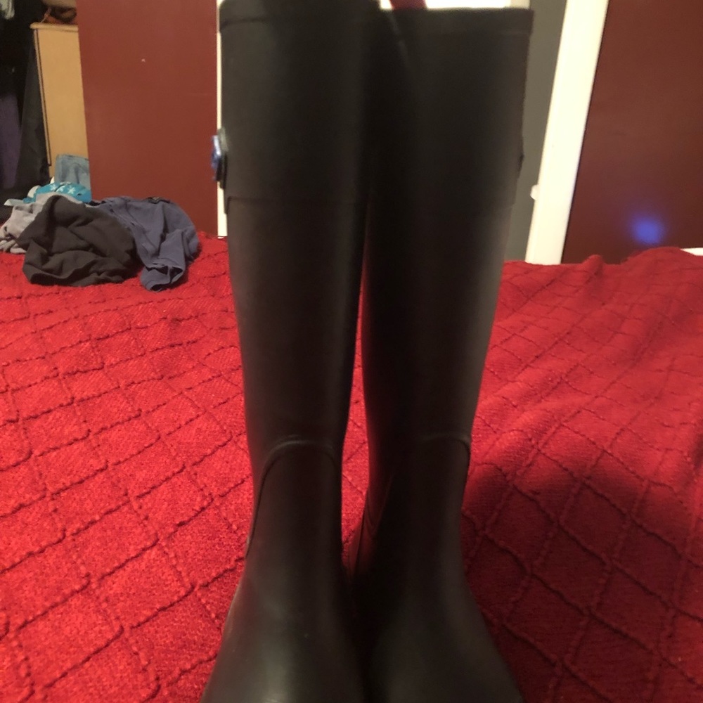 TH rain boots